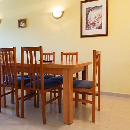 Uhc Village Park Apartments Салоу Экстерьер фото