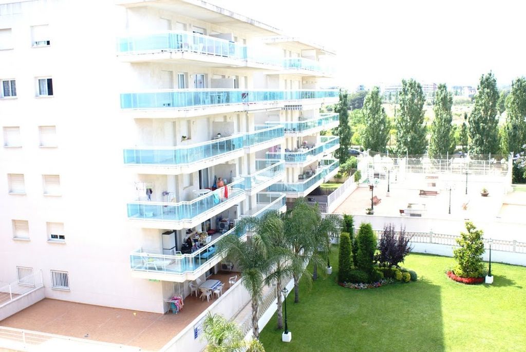 Uhc Village Park Apartments Салоу Экстерьер фото