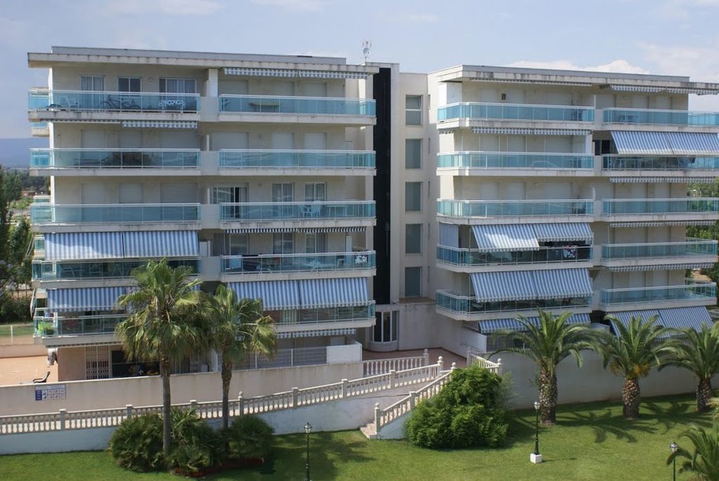 Uhc Village Park Apartments Салоу Экстерьер фото