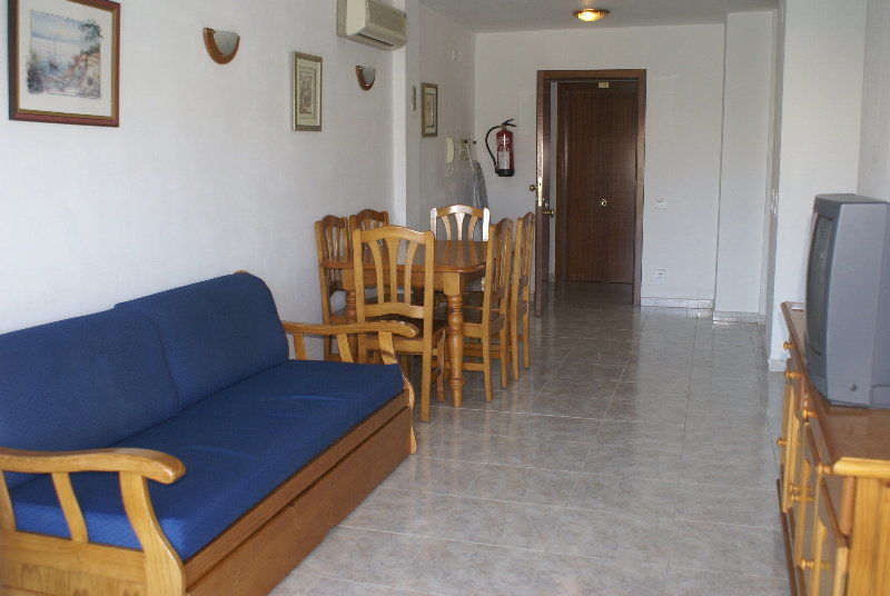 Uhc Village Park Apartments Салоу Экстерьер фото